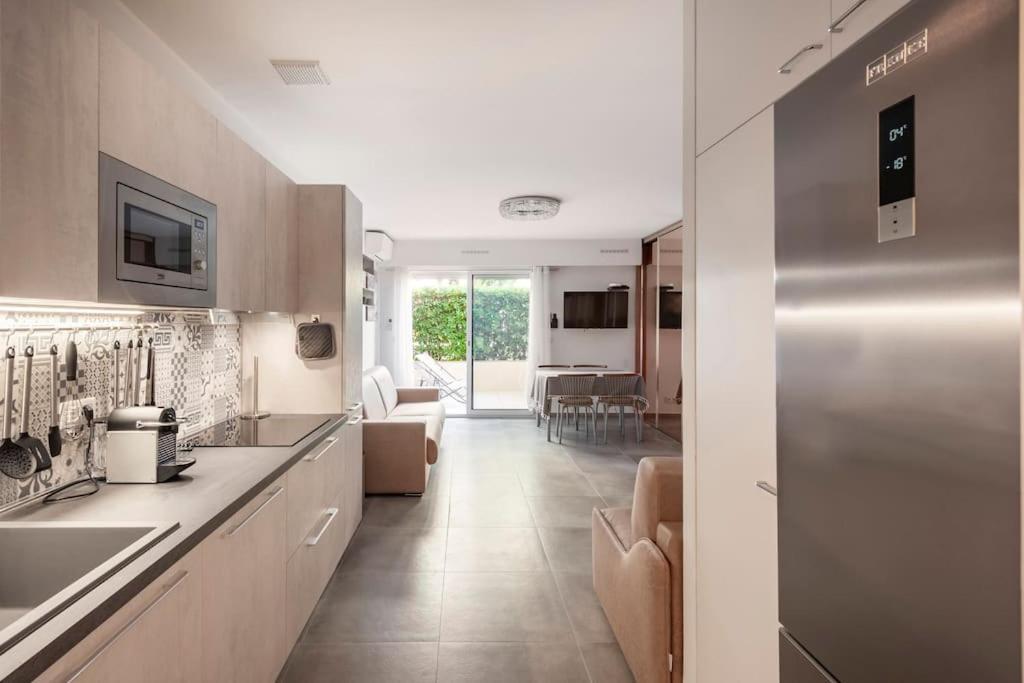 Superbe Studio Avec Terrasse En Front De Mer Menton Eksteriør billede