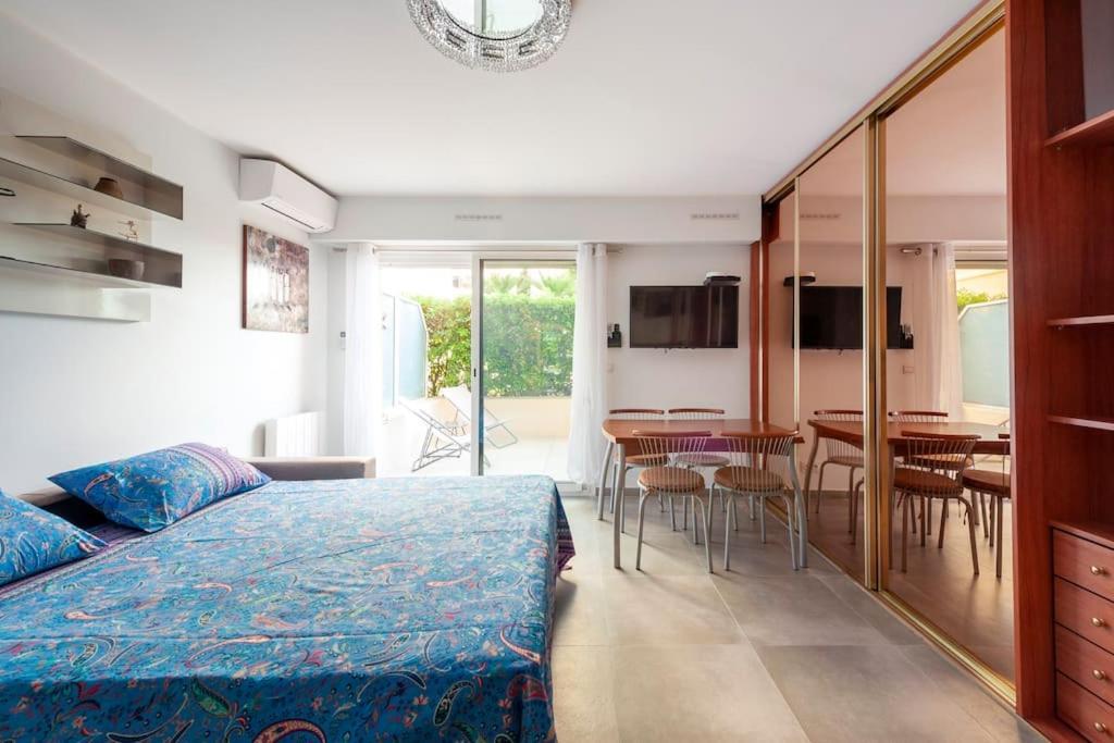 Superbe Studio Avec Terrasse En Front De Mer Menton Eksteriør billede