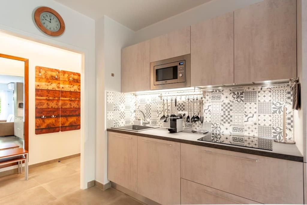 Superbe Studio Avec Terrasse En Front De Mer Menton Eksteriør billede