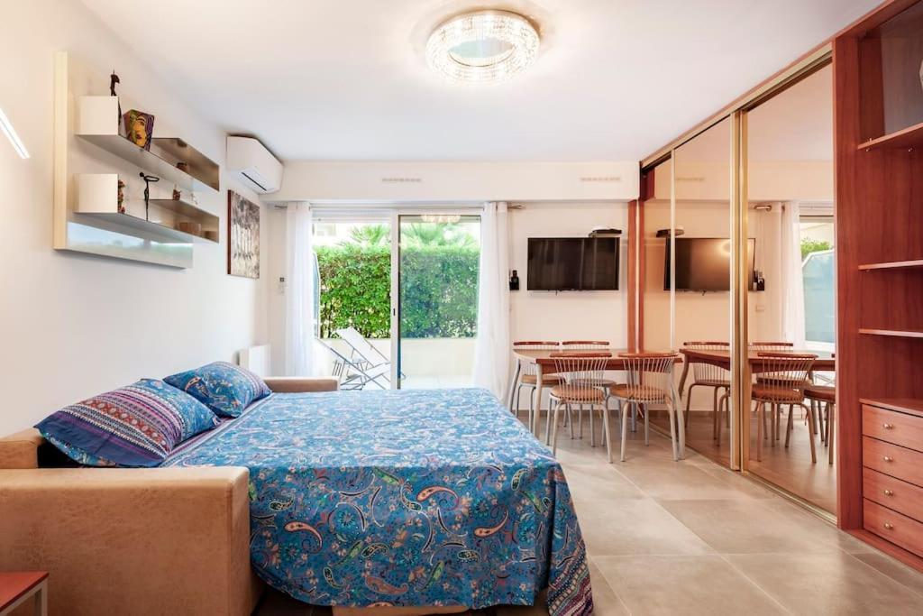Superbe Studio Avec Terrasse En Front De Mer Menton Eksteriør billede