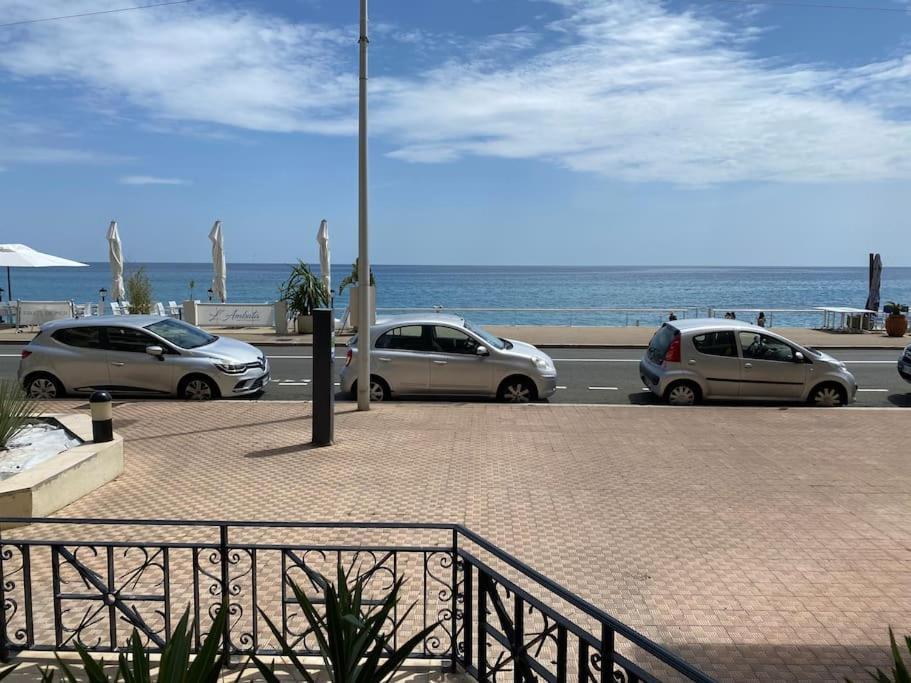 Superbe Studio Avec Terrasse En Front De Mer Menton Eksteriør billede