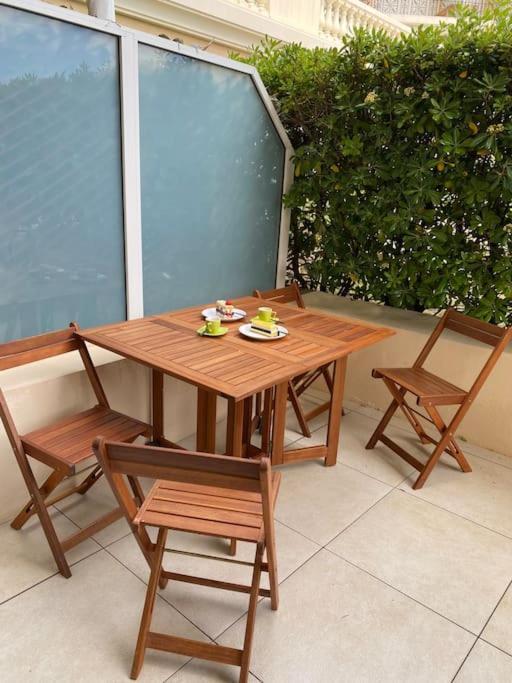Superbe Studio Avec Terrasse En Front De Mer Menton Eksteriør billede