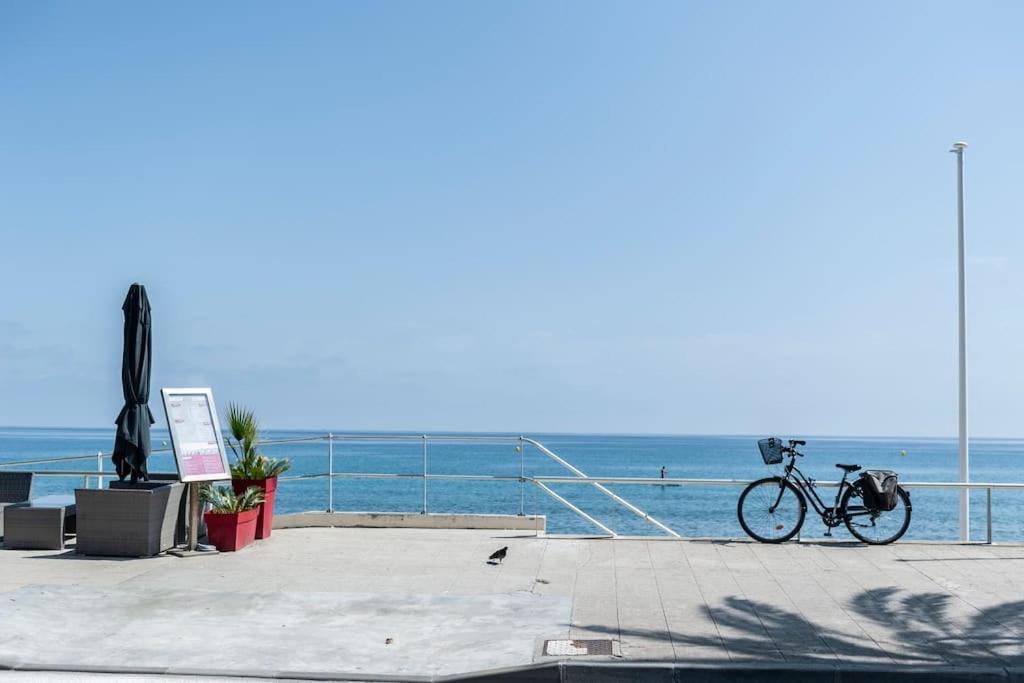 Superbe Studio Avec Terrasse En Front De Mer Menton Eksteriør billede