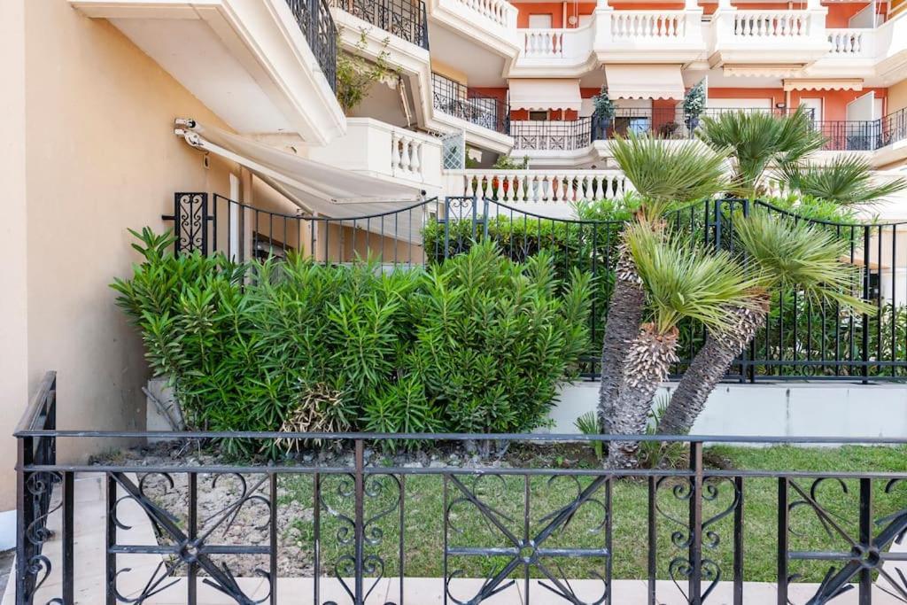 Superbe Studio Avec Terrasse En Front De Mer Menton Eksteriør billede