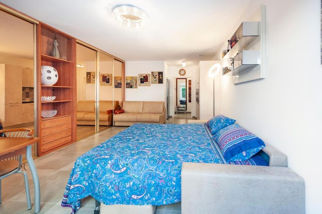 Superbe Studio Avec Terrasse En Front De Mer Menton Eksteriør billede