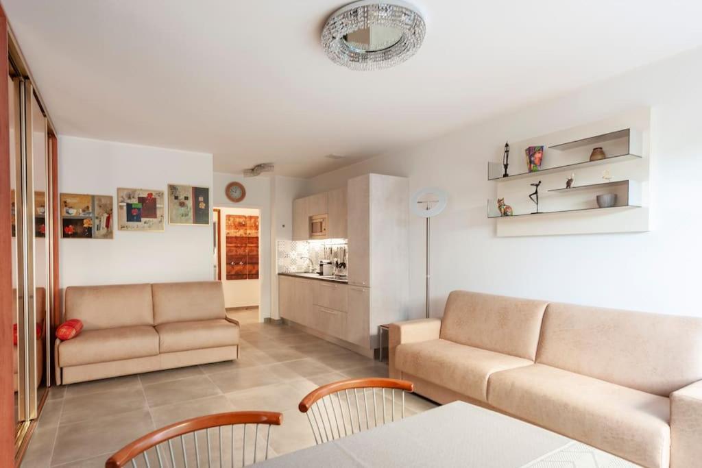 Superbe Studio Avec Terrasse En Front De Mer Menton Eksteriør billede