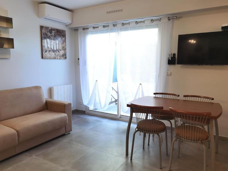 Superbe Studio Avec Terrasse En Front De Mer Menton Eksteriør billede