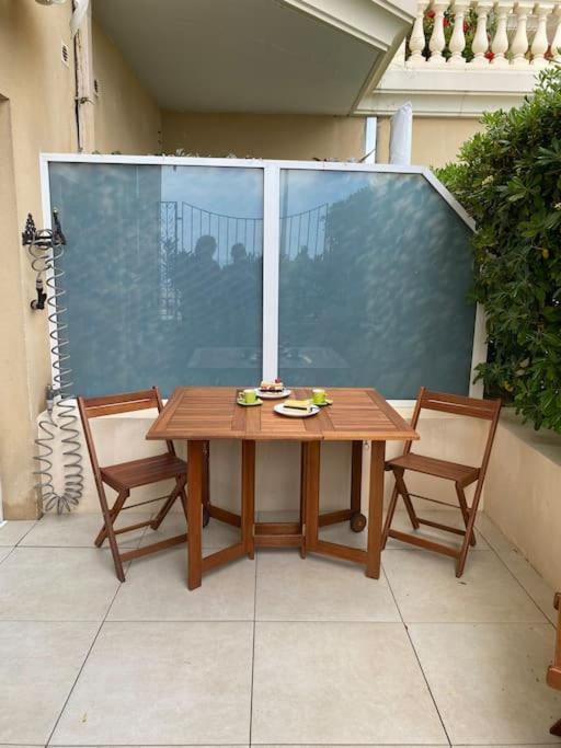 Superbe Studio Avec Terrasse En Front De Mer Menton Eksteriør billede