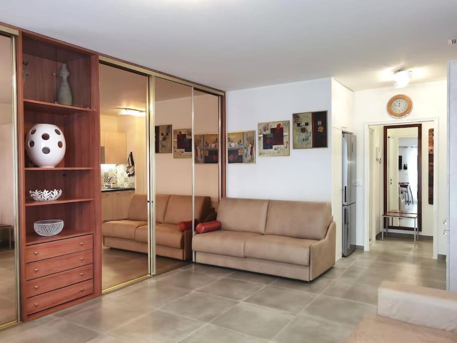 Superbe Studio Avec Terrasse En Front De Mer Menton Eksteriør billede